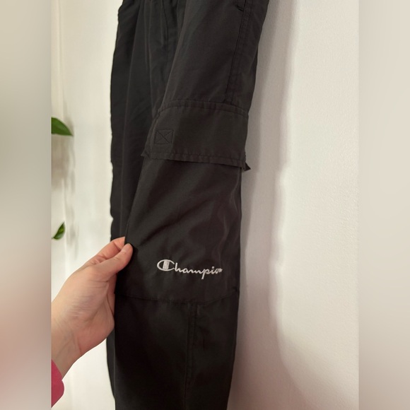 🎉4/30$🎉 Champion Black Cargo 3/4 Pants - Large 🖤 - Picture 2 of 4